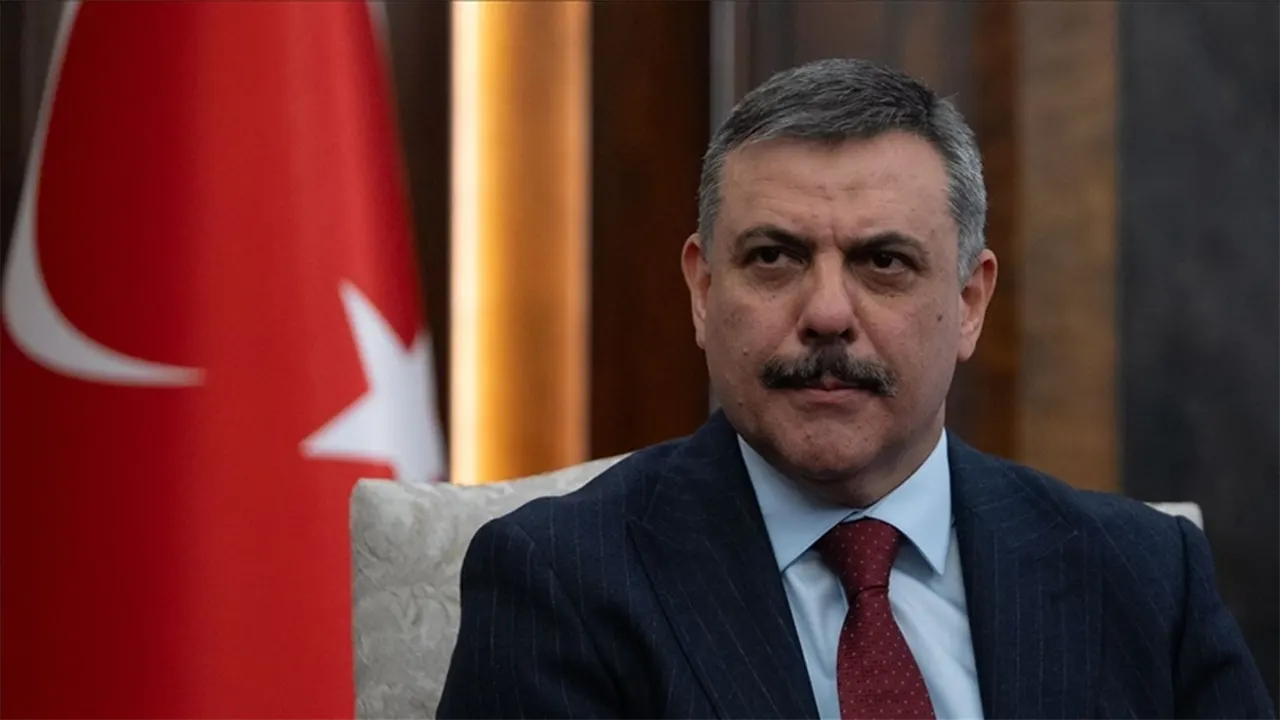 Meydanlarda milli maç izlenmeyecek! Bakan Çiftçi'den valiliklere genelge